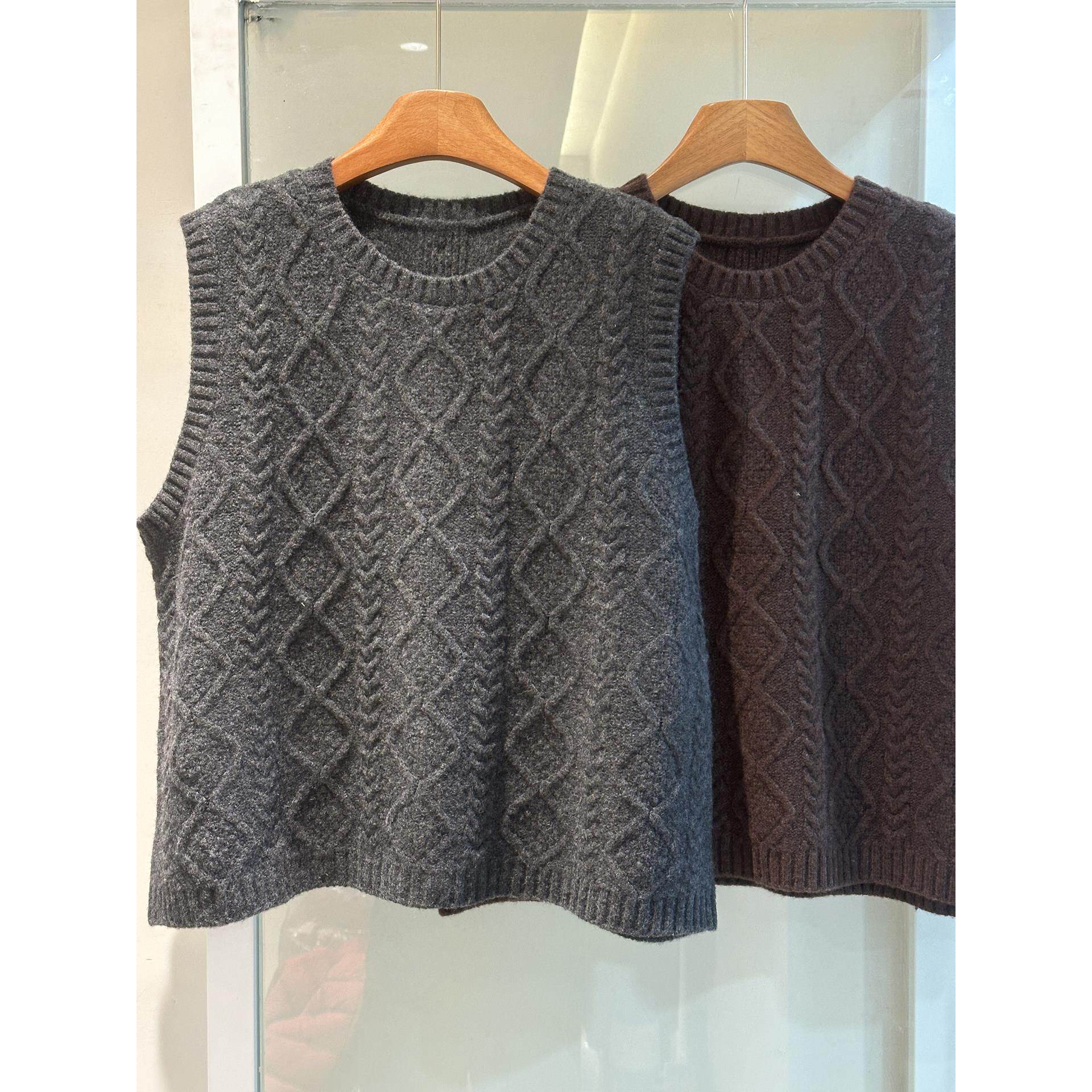 欧韩女装【复古麻花毛衣】菱形格圆领后背纽扣套头无袖毛衣潮背心