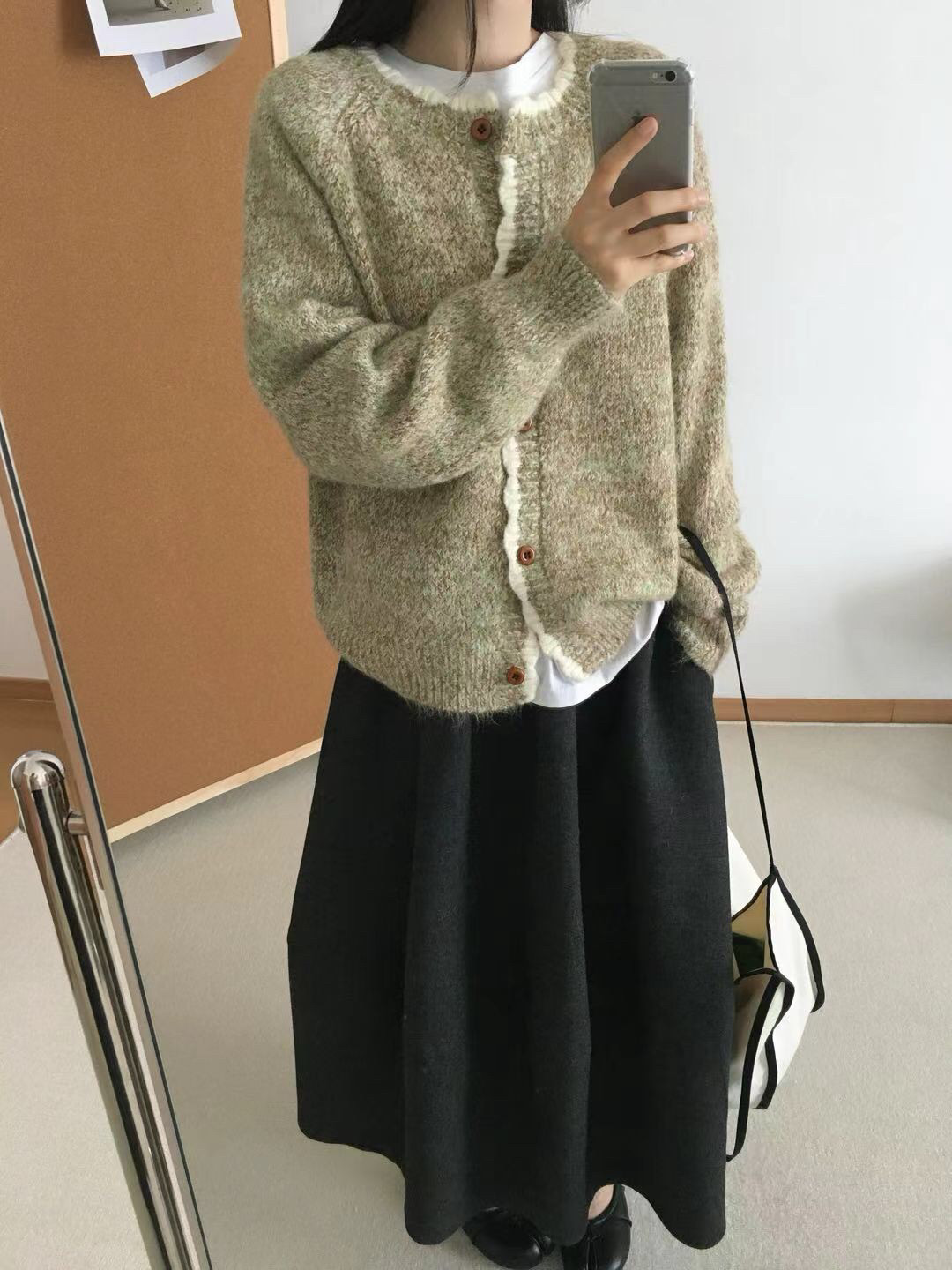韩系复古花线圆领纽扣毛衣开衫女