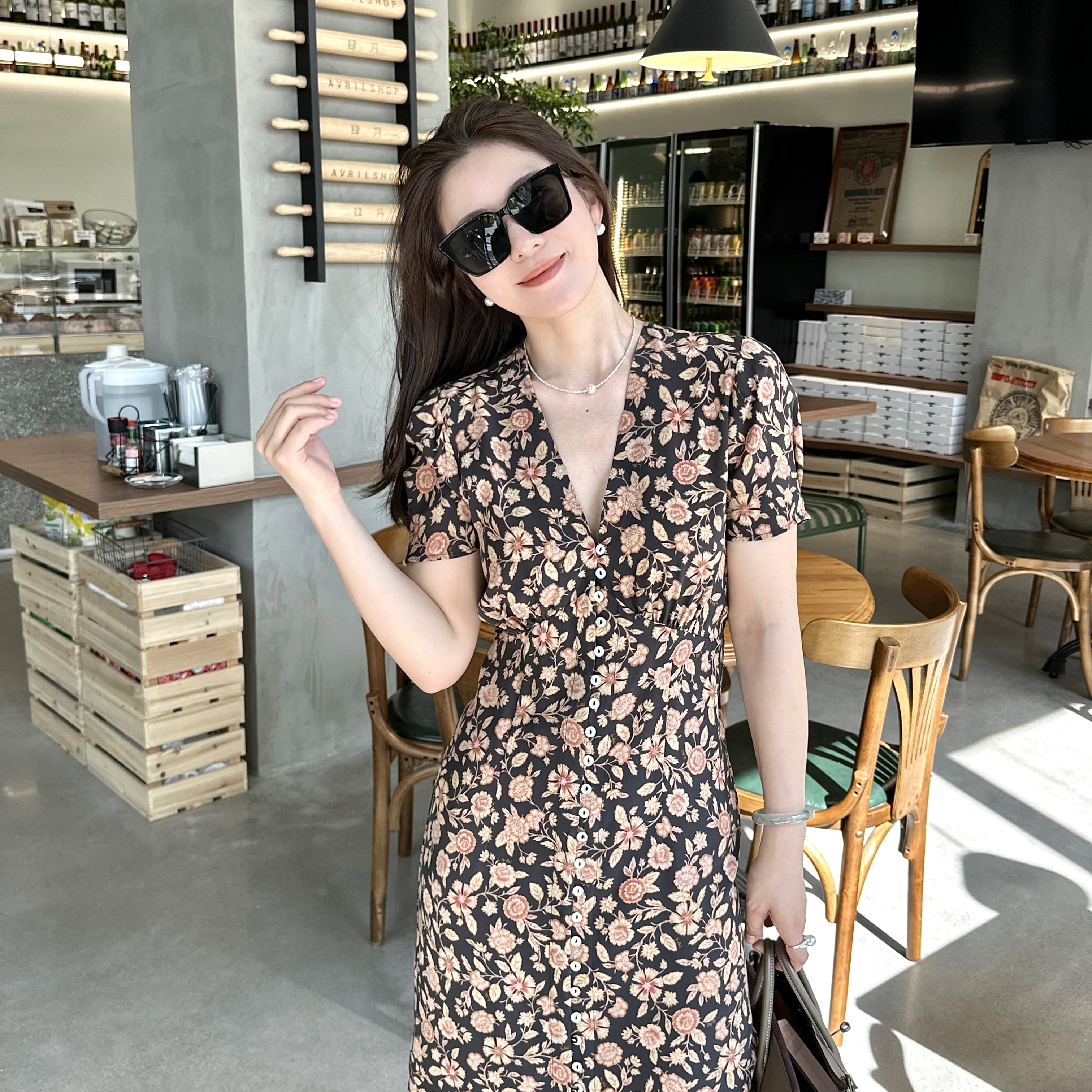 法式浪漫桑蚕丝黑底花枝排扣