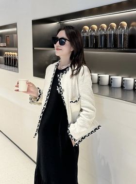 KING STUDIOS 23秋冬沿边撞色“白月光”重工小香粗花呢短款外套