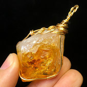 天然黄水晶原石骨干绕丝吊坠无优化彩虹金字塔迷你晶芽毛衣链饰品