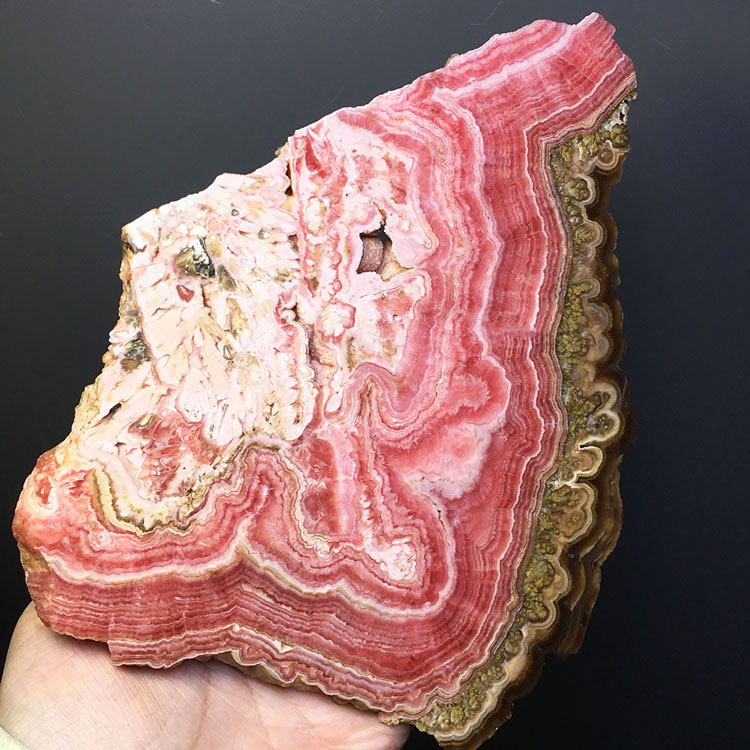 阿根廷红纹石片状原石打磨猪肉石