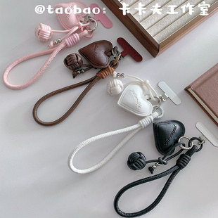 高级感个性时尚仿皮质爱心手机短挂绳防摔手腕绳ccd相机挂链潮流