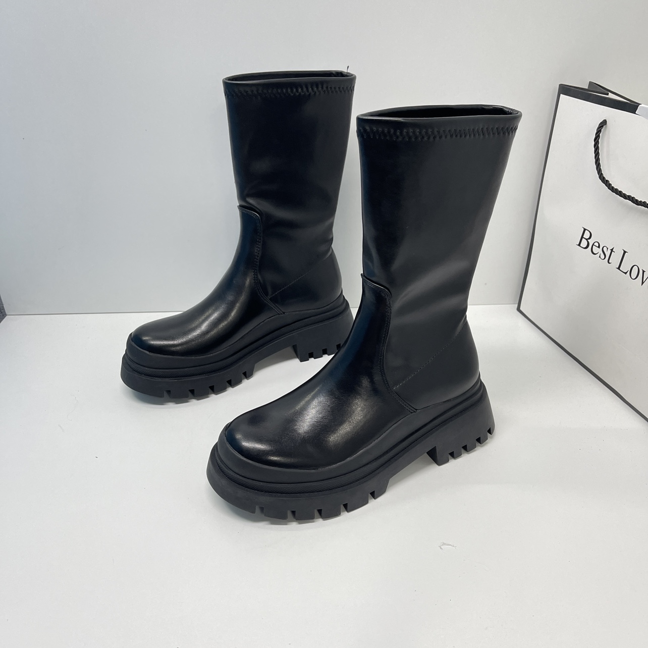 加绒黑色厚底中筒弹力靴