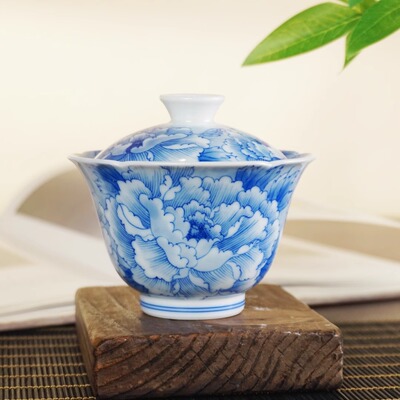 素锦山房手绘青花瓷牡丹盖碗