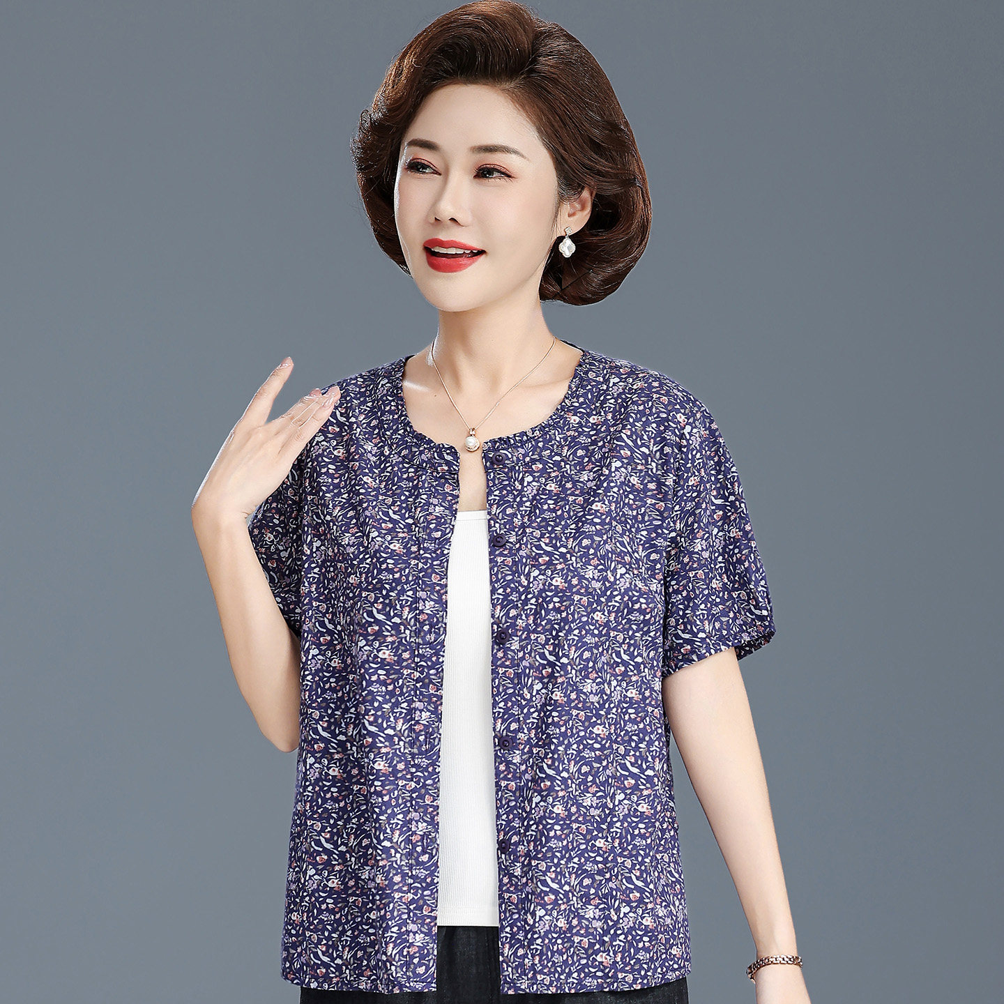 中老年人夏装纯棉短袖洋气宽松圆领开衫T恤全棉衬衫妈妈碎花衬衣