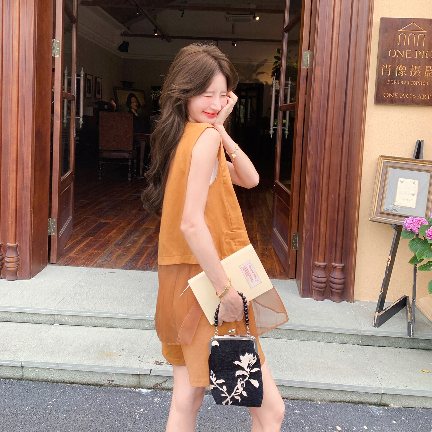 韩系新款复古焦糖亚麻套装女夏季无袖马甲上衣网纱拼接短裤两件套