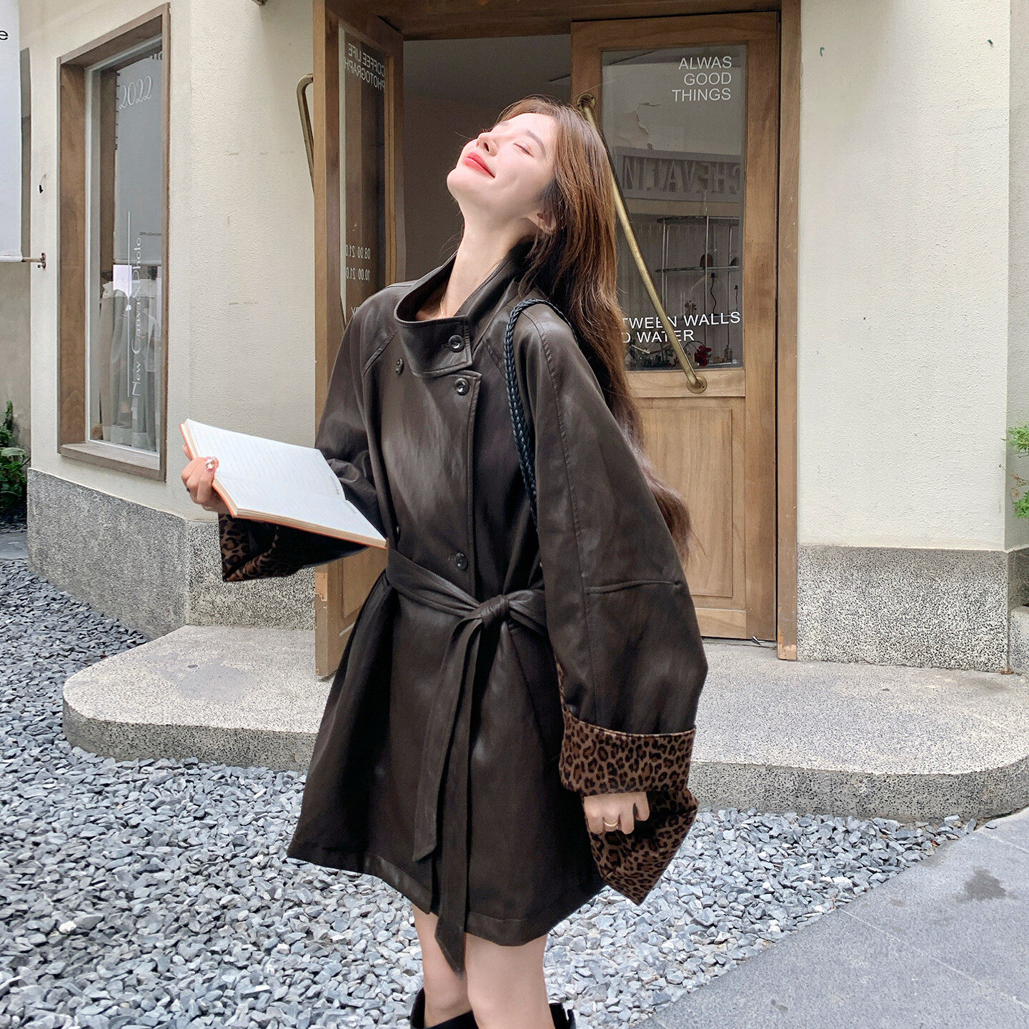 背包麂皮显瘦新款上市直筒型海宁优质PU皮韩系精品干洗皮衣女套装