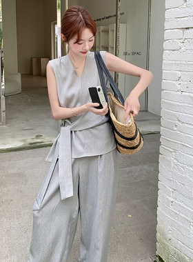 设计款上衣阔腿裤两件套浅灰色休闲风时尚套装秋季女装无袖