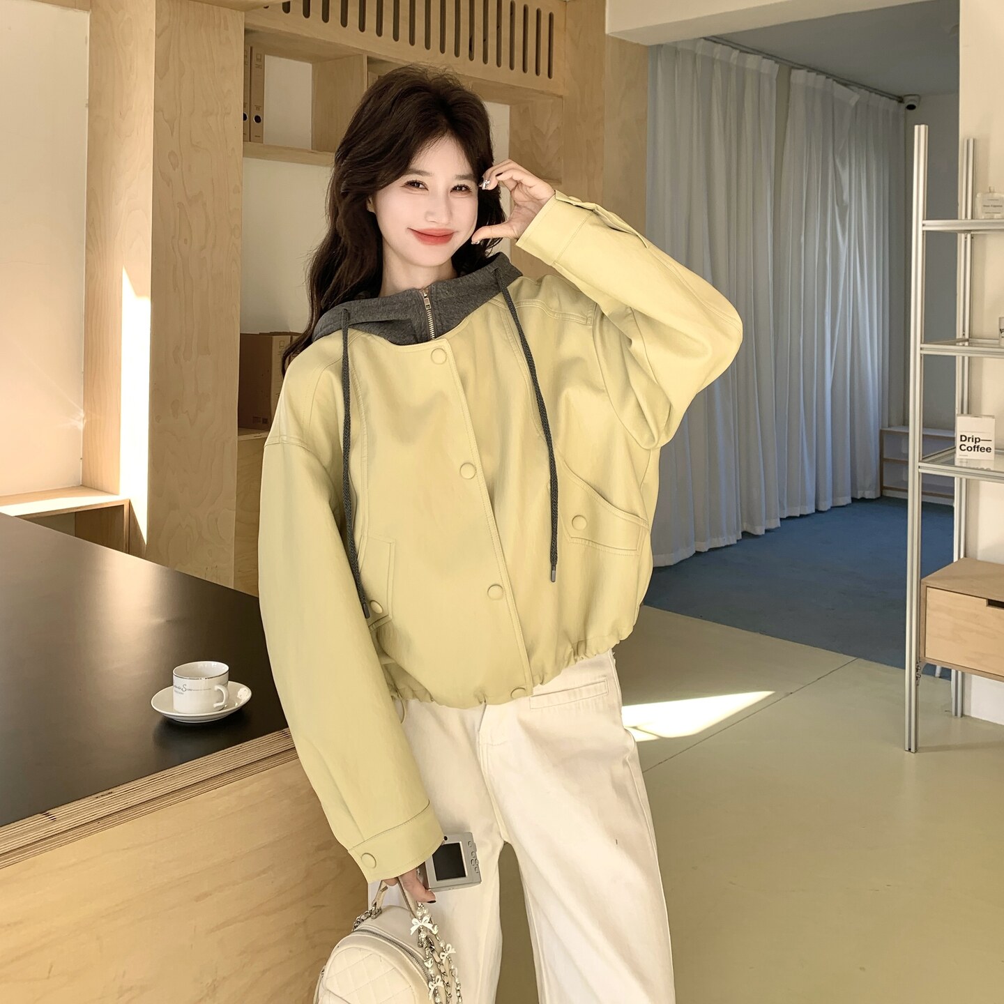 黄色复古韩系假两件蛋白皮衣外套新款女春秋短款新品连帽夹克上衣