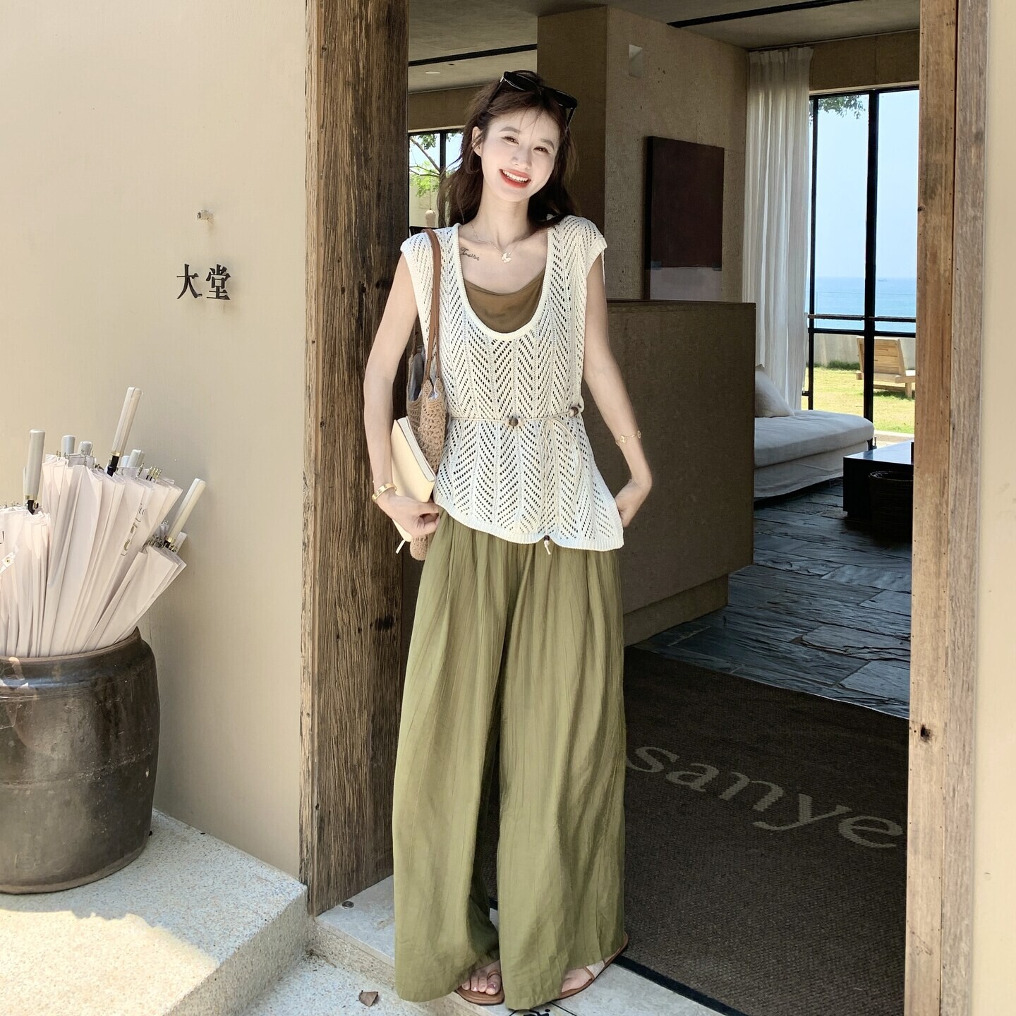 韩系松弛感度假风镂空无袖针织马甲内搭吊带橄榄绿阔腿裤三件套女