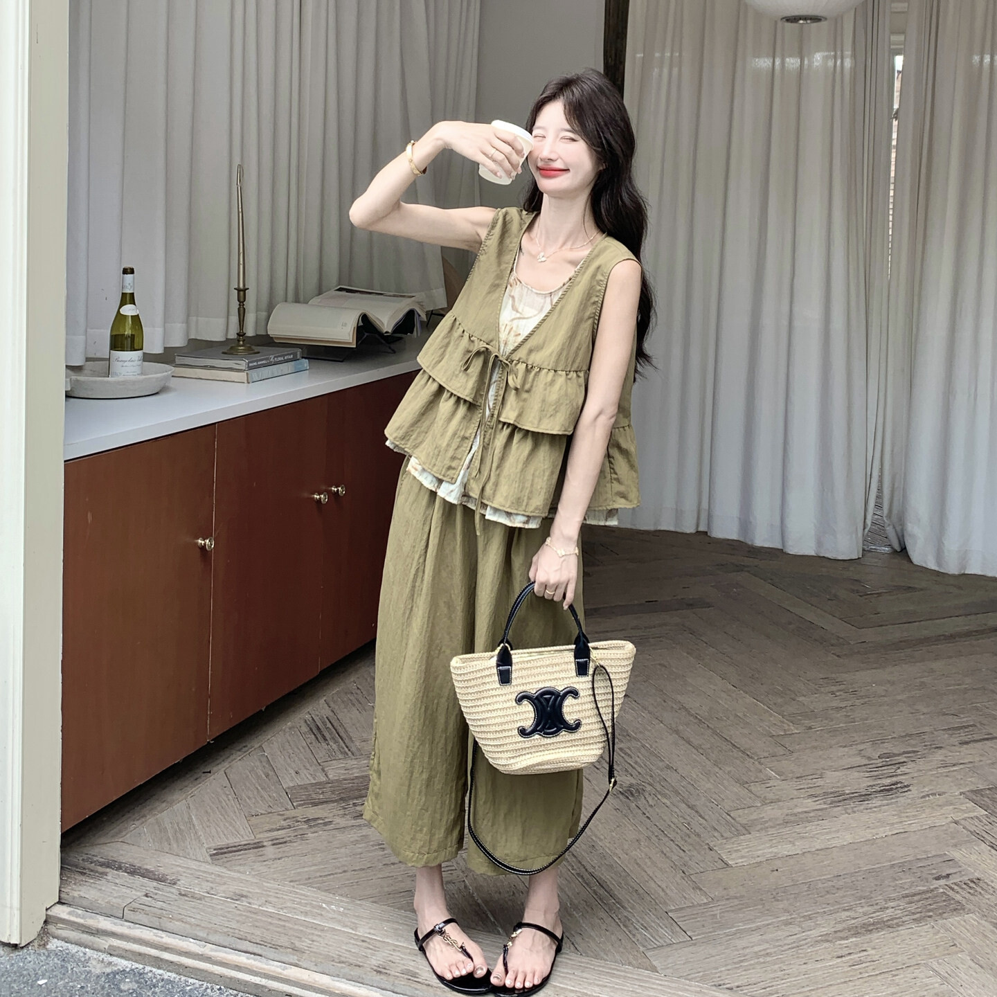 韩系复古慵懒军绿色棉麻马甲女碎花吊带宽松七分阔腿裤显瘦三件套