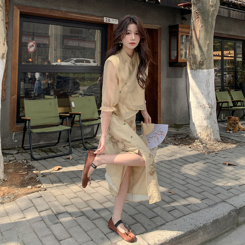 土黄色两件套时尚套装夏季秋季女式刺绣套装改良旗袍新中式套装