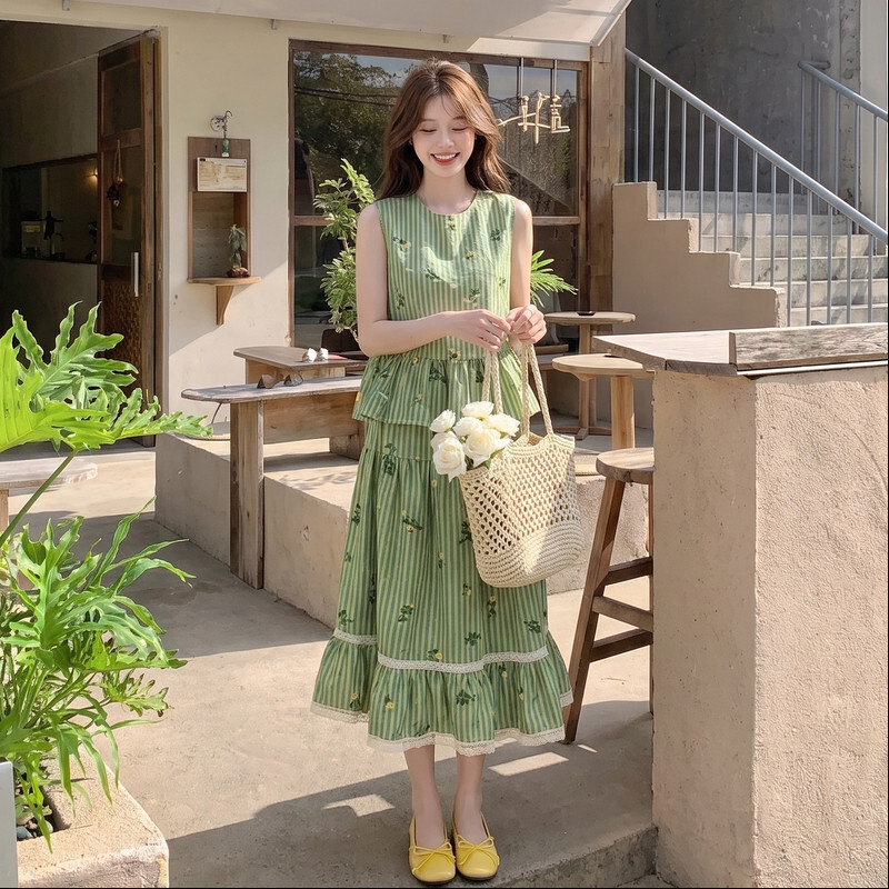 清新新款上市2026年夏季优质冬季精品甜美绿色条纹绣花两件套套装