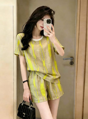 波新款西米亚风时尚气质减龄套装女款圆领冰丝短袖阔腿短裤两件套