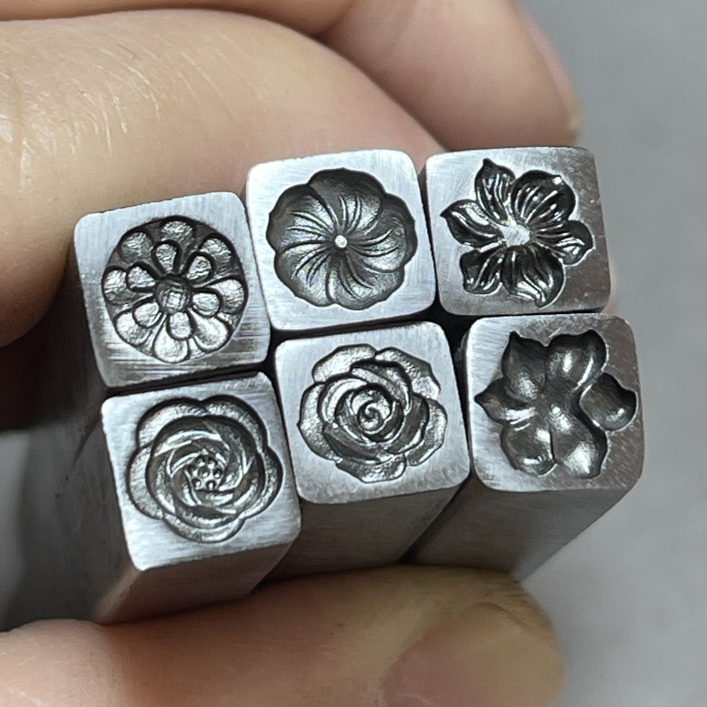 CNC精雕花开玫瑰花瓣古风浮雕钢印国潮吉言钢印立体打金工具