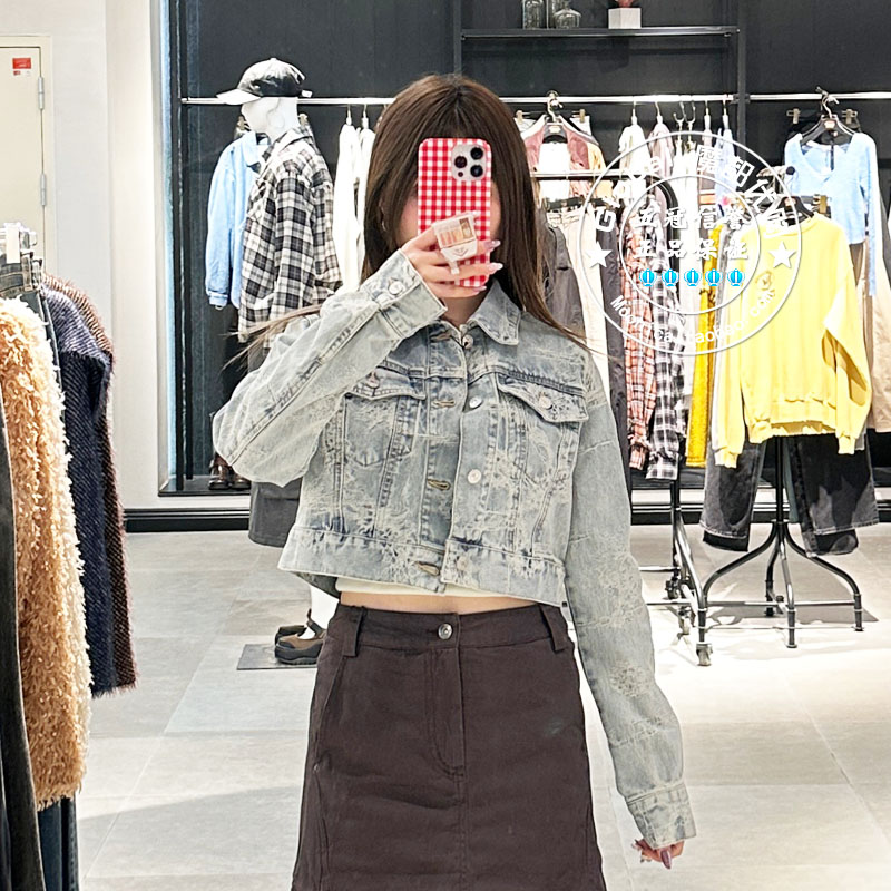 翻领纽扣休闲短款牛仔衣服