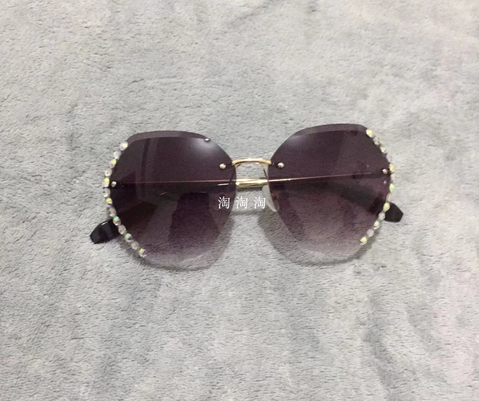 男女时尚潮流个性飞行员简约韩版变色多色太阳眼镜清仓特价不退换