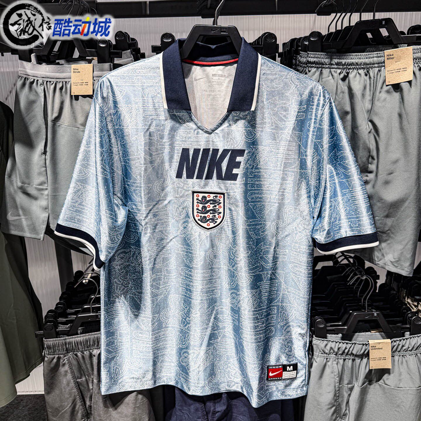 Nike耐克2026秋新款英格兰队男子复古速干短袖足球上衣IH1866-486
