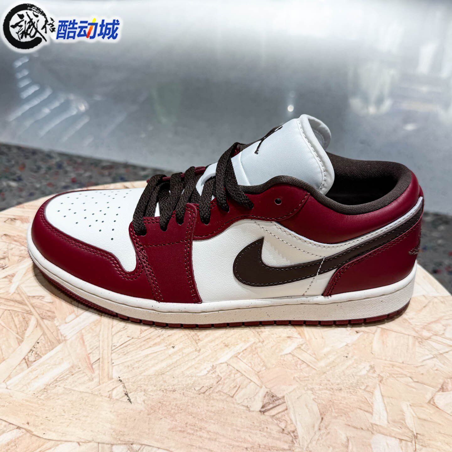 Nike耐克男子AIR JORDAN 1 LOW SE篮球风透气运动板鞋 IX5004-121