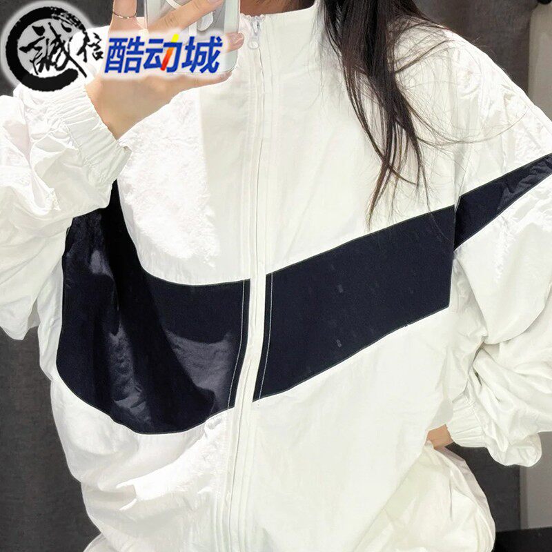 Nike耐克女子秋新款经典断勾宽松梭织运动夹克外套HV4108-100-652