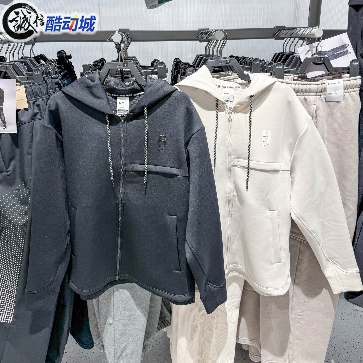 Nike耐克女子2025冬季新款女子速干宽松篮球连帽衫IH3917-011-104