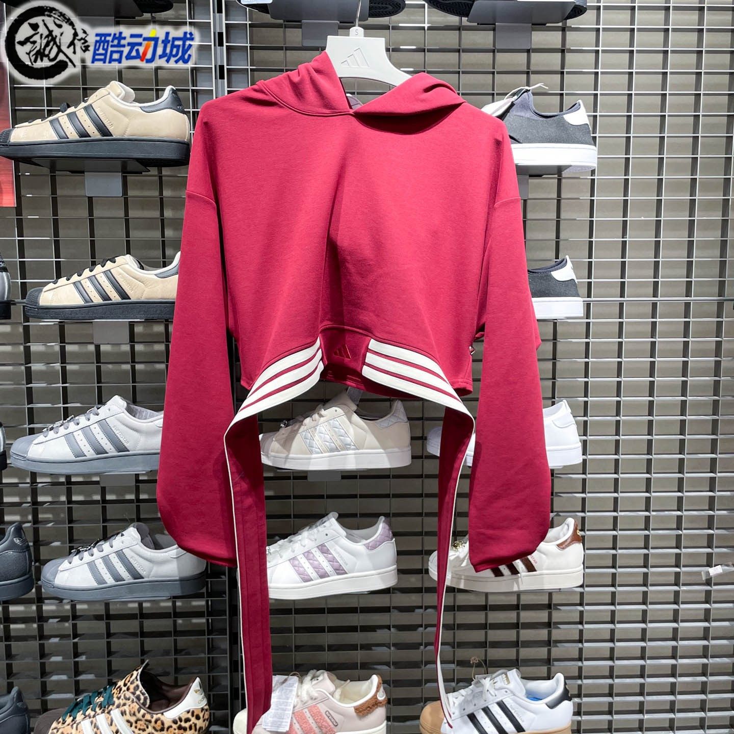 Adidas阿迪达斯女子2026春运动休闲复古宽松连帽卫衣套头衫KX4643,运动服/休闲服装,运动卫衣/套头衫,淘宝优惠券,粉丝福利购,淘宝优惠卷