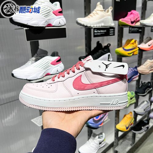 Nike耐克女子2026春新款情人节系列空军一号运动休闲鞋IO8755-600