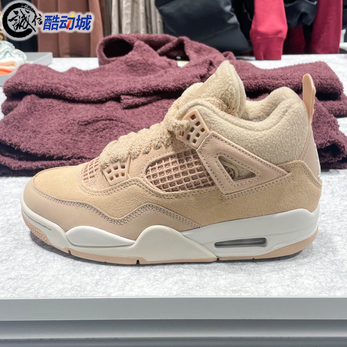 Nike耐克2026新款AJ4 Retro女子简约风缓震防滑运动鞋 HV0823-200
