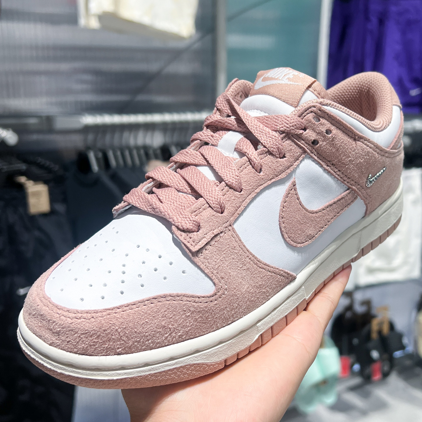 NIKE耐克女鞋2025秋季新款Dunk Low经典翻毛皮运动板鞋IB4417-102