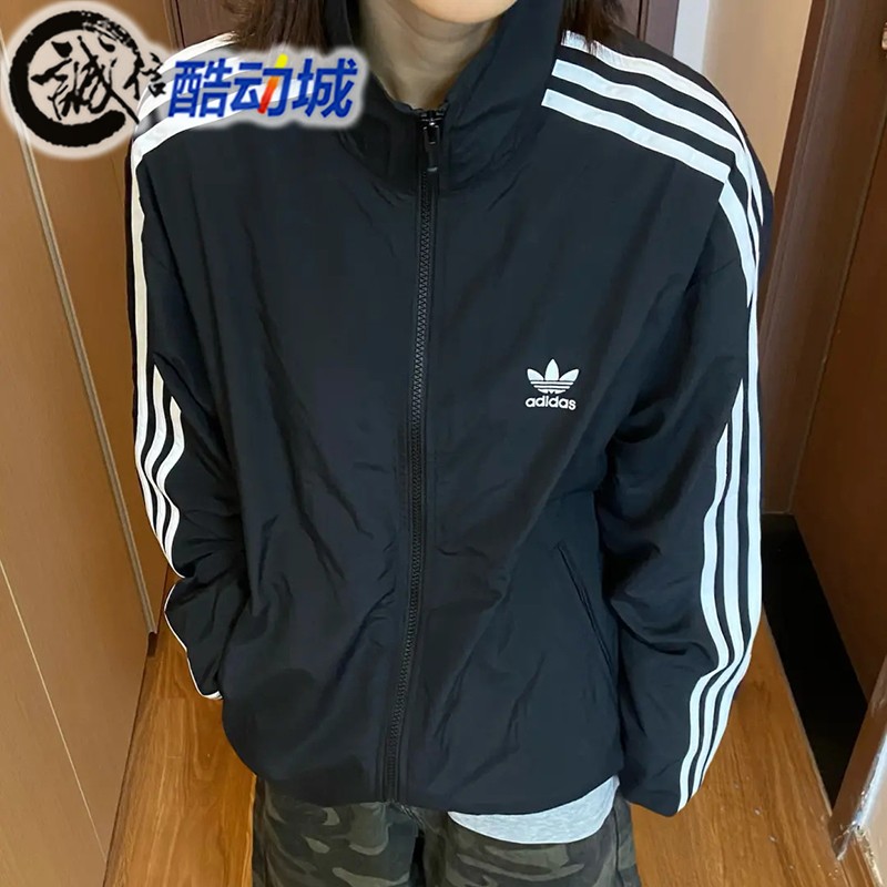 阿迪达斯三叶草男女装经典三条纹梭织百搭宽松运动夹克外套KB2466
