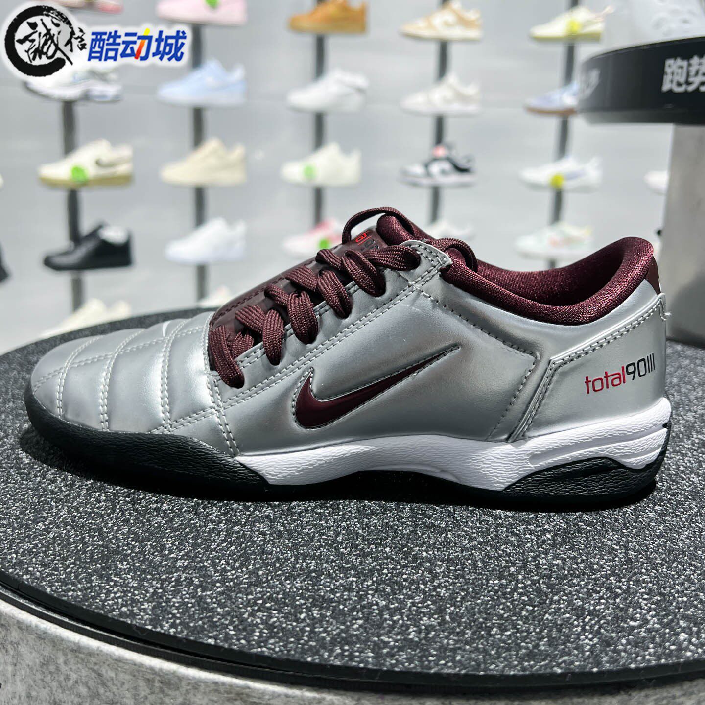 Nike耐克女子2026夏季Total 90千禧年复古足球风运动鞋IM7595-003