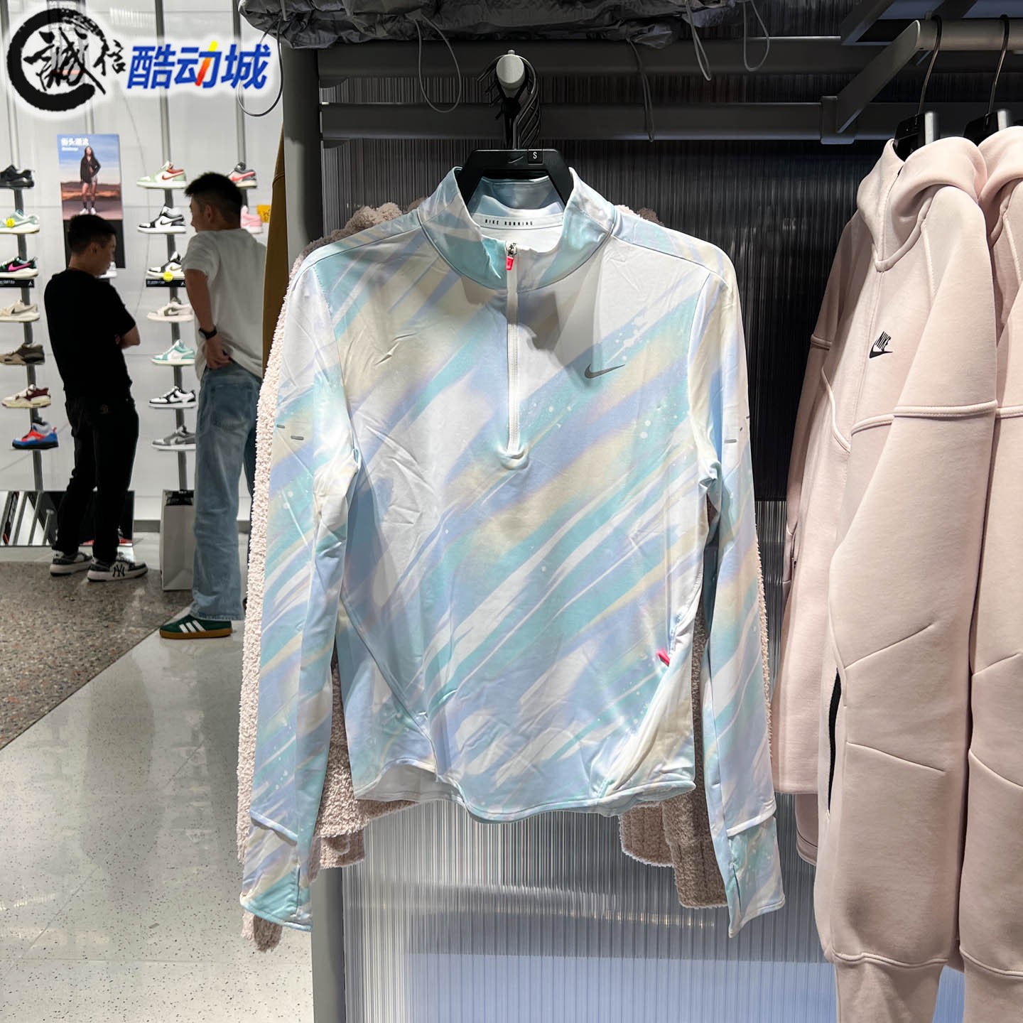 Nike耐克女子舒适透气防晒速干跑步运动上衣2025冬新款IO0253-547