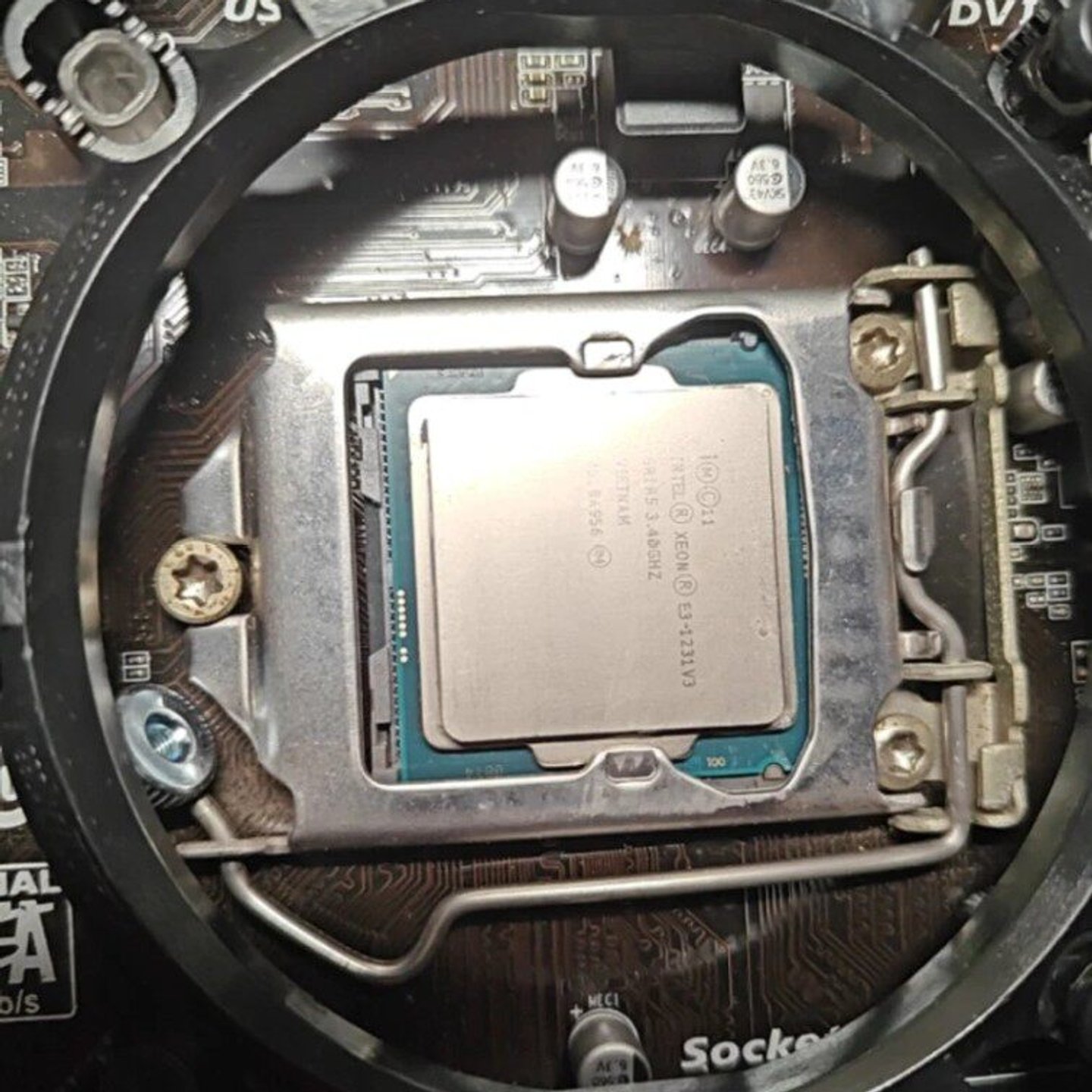 {议价}E3 1231v3 CPU。图片