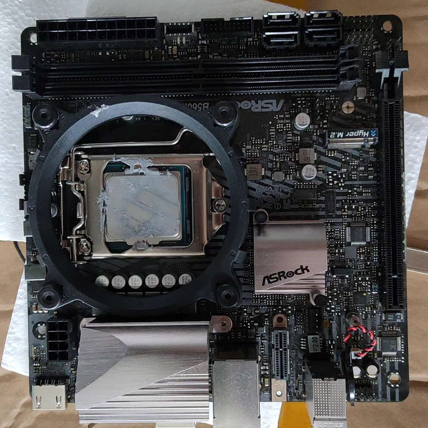 {议价}华擎B560M-ITX/ac主板，实物图拍摄。无挡板，少天线图片