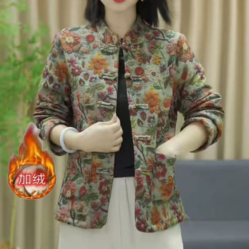 中老年妈妈女装时尚减龄加绒短外