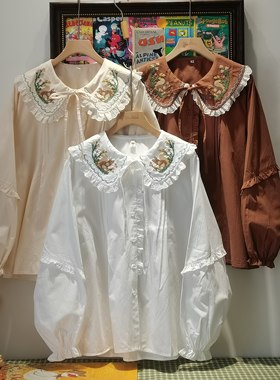 日系卡通刺绣蕾丝拼接娃娃领衬衫女春季新款元气少女宽松棉布上衣
