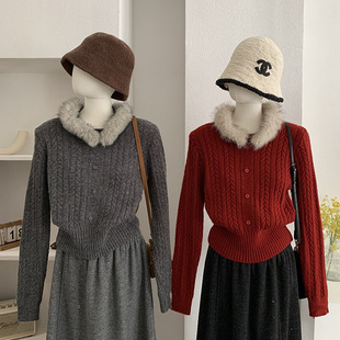 百搭基础款 实拍冬 圆领套头纽扣毛衣女内搭收腰显瘦毛领麻花针织衫