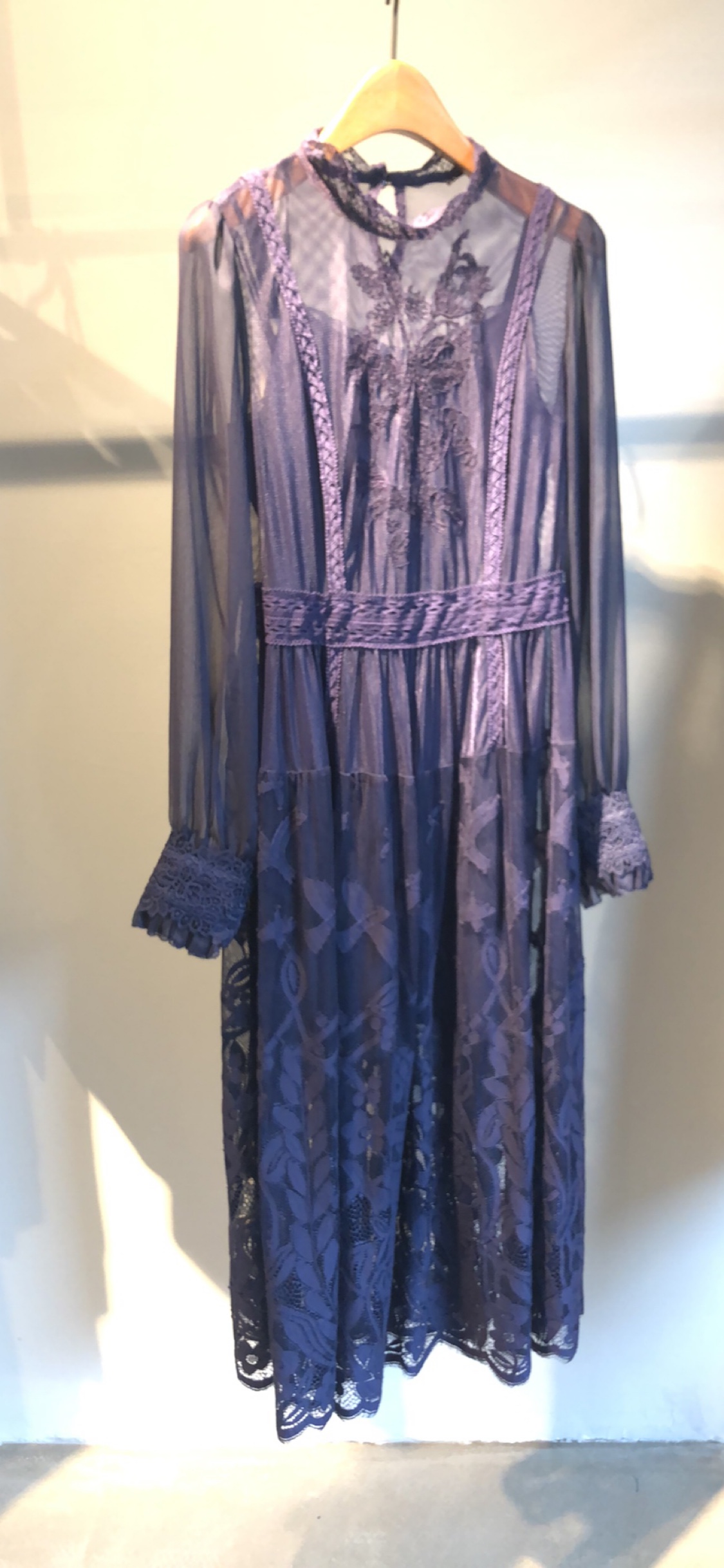 达衣岩2022年新款连衣裙DAVS080017