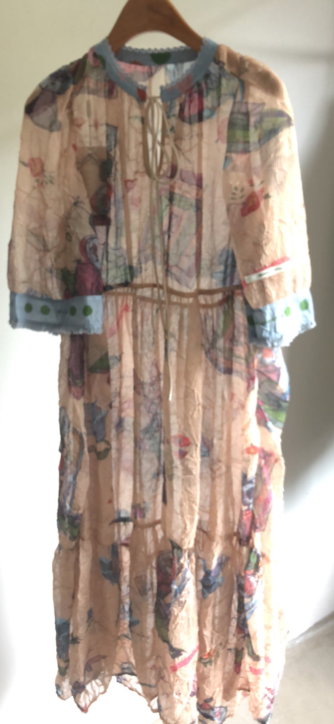 达衣岩2022年秋新款连衣裙 DAVA080603