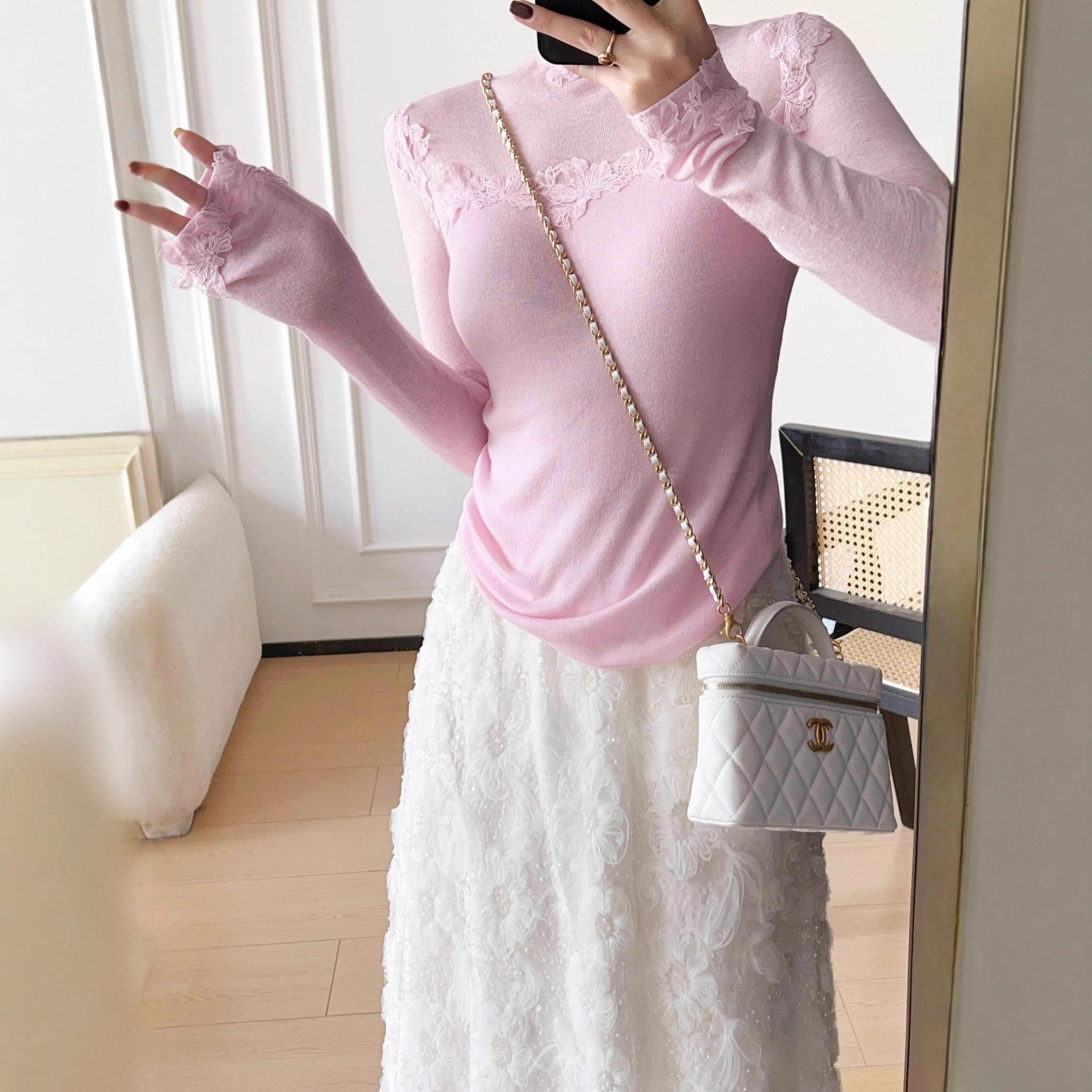 南油高端女装法式甜美风半高领蕾丝花边拼接打底衫修身显瘦上衣