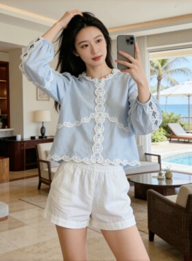 南油品质法式清新浅蓝色蕾丝拼接衬衫女2026通勤度假百搭显瘦衬衣