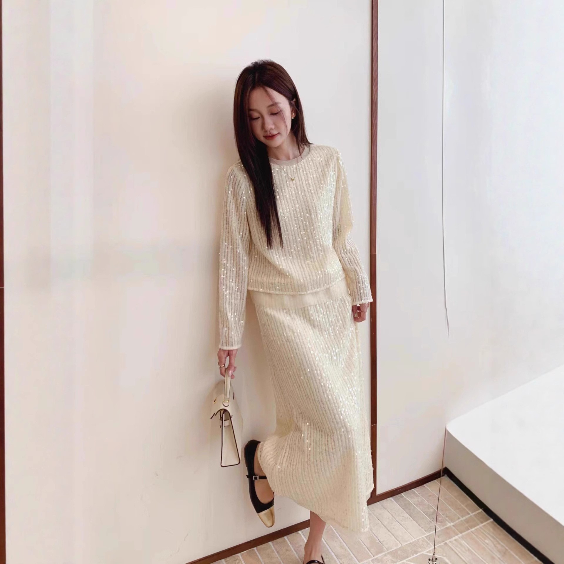 南油原创设计高端女装2025新款法式小香风亮片针织上衣+半裙套装