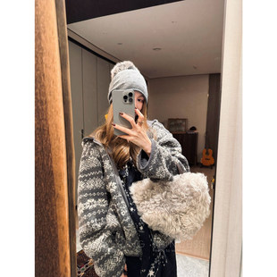 钱美西 复古费尔岛绒感提花环保仿羊毛颗粒绒休闲宽松连帽外套女