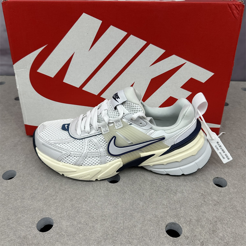 耐克女鞋老爹鞋轻便休闲鞋