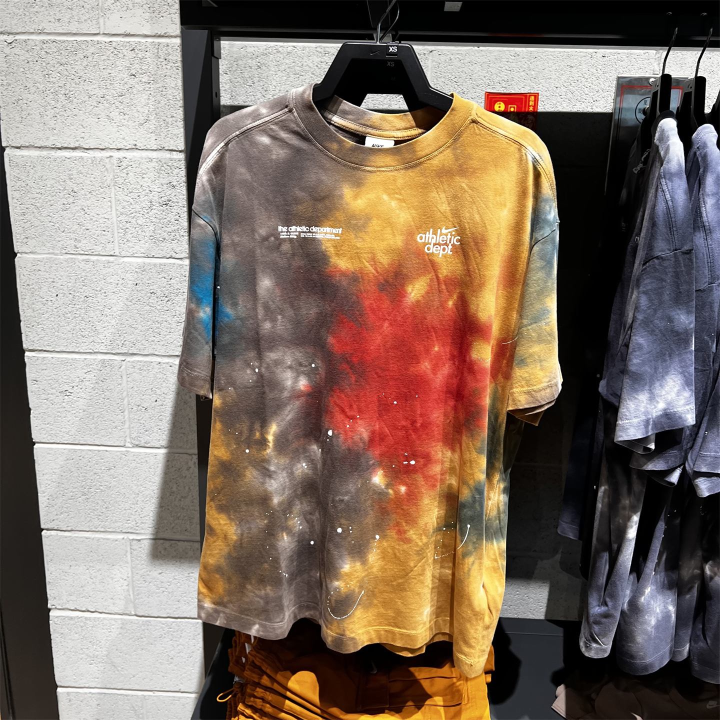 耐克女子休闲短袖扎染T恤