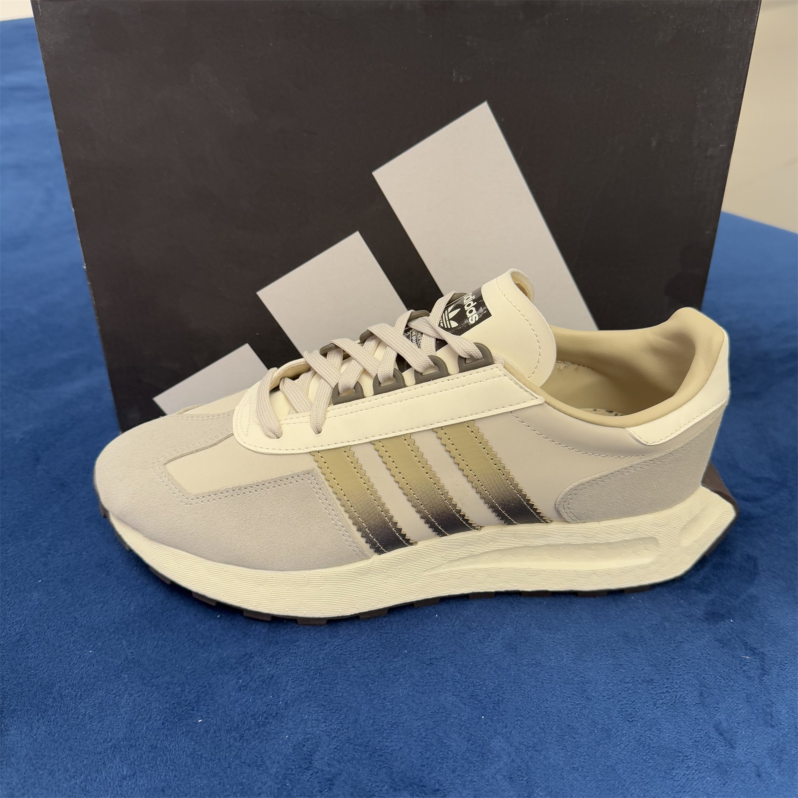 阿迪达斯三叶草男女情侣休闲鞋