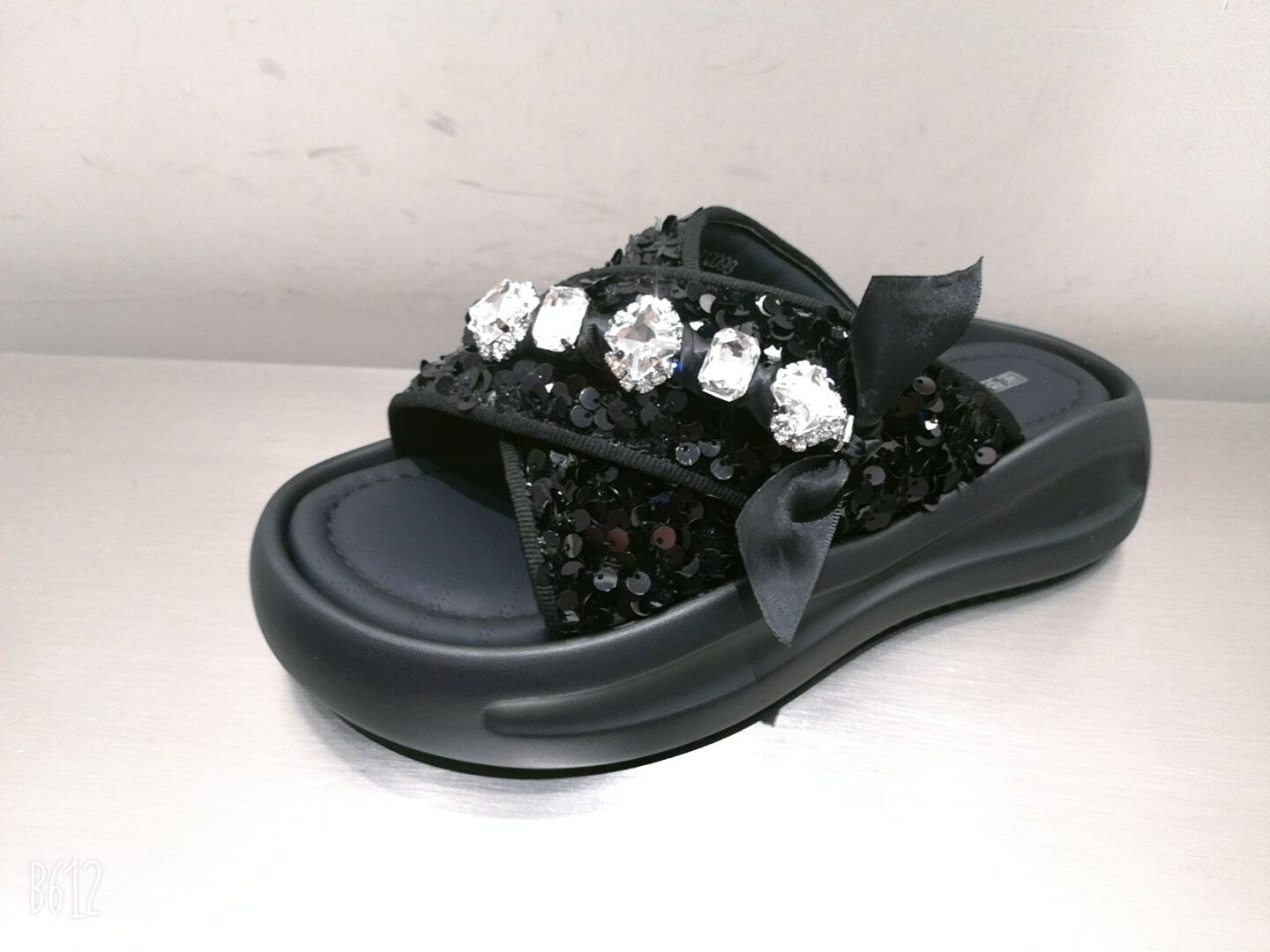 水钻拖鞋2025夏季新款真皮亮片女鞋超轻底一字拖松糕底洋气休闲鞋