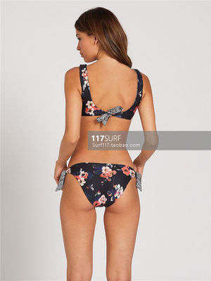 双面款比基尼Volcom冲浪