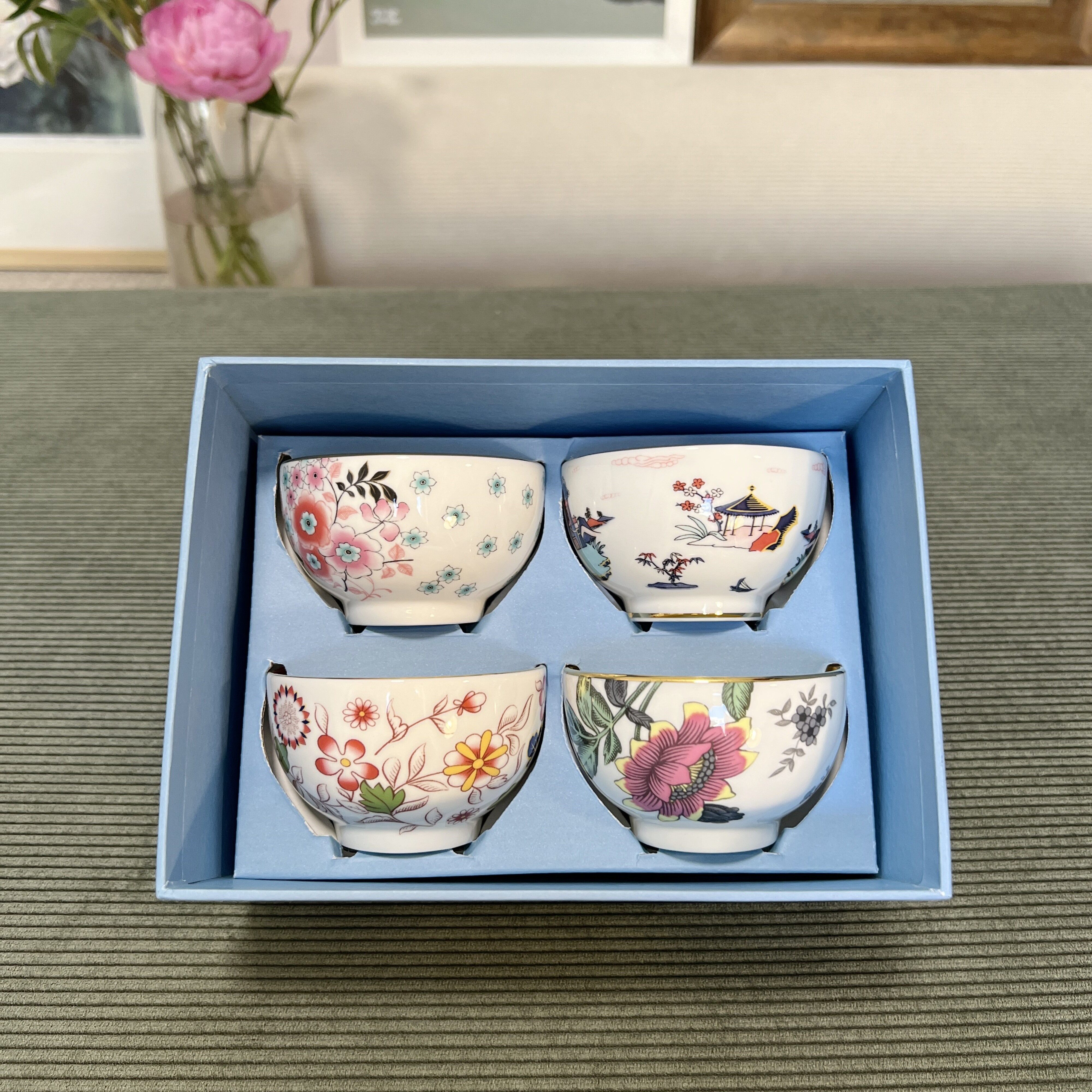 现货 功夫茶杯 礼盒装 Wedgwood 漫游仙境 骨瓷欧式8cm茶碗四个装